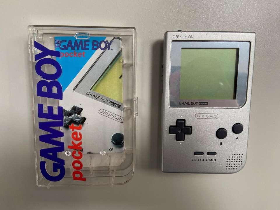 Game Boy pocket Konsole - silber (im Transparenten Case) (gebraucht) **